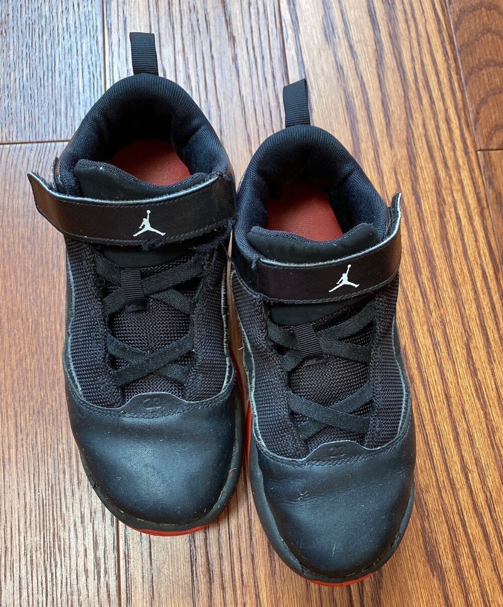 Nike Kids Jordan Max Aura 2 GS CN8094-060 Black White Chile Red Size US 3Y